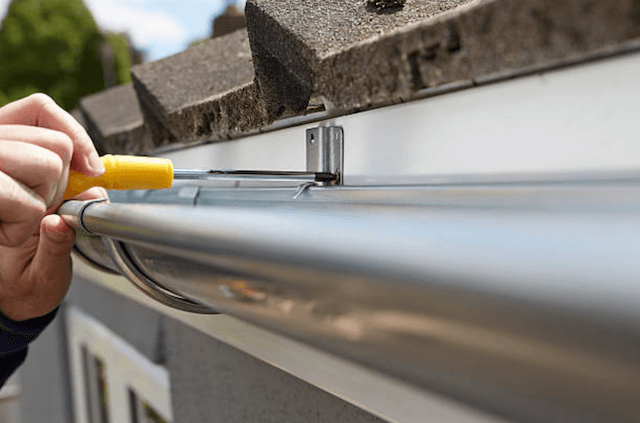 gutter repair desmoines